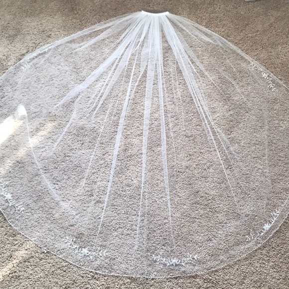 Accessories - Gorgeous Veil